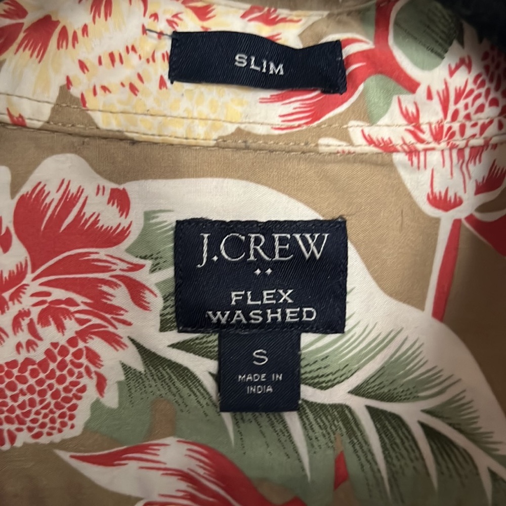 Fun Hawaiian print casual short sleeve button down - Picture 3 of 3